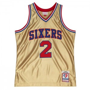 NBA Swingman Mitchell & Ness 75th Anniversary Gold Moses Malone Philadelphia 76ers 1982-83 Jersey Hombre | 1964RQUKA
